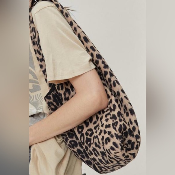 Leopard Print Bag 🐆 perfect for fall 🍁 - Picture 3 of 3
